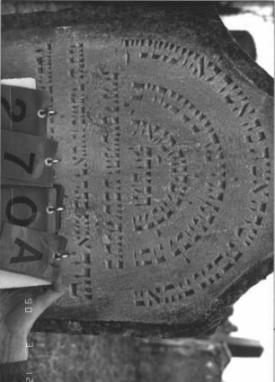 Grabstein 270 (Index: 99786816) Zustand: leicht eingesunken Maße HxBxT: 114x60x13 cm Besonderheit: kulturhistorisch wertvoll / künstl.-formale Gründe (Inschrift): Grabstein 270A