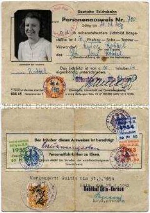 Personenausweis für die Ehefrau eines Mitarbeiters der Deutschen Reichsbahn - Personenkonvolut