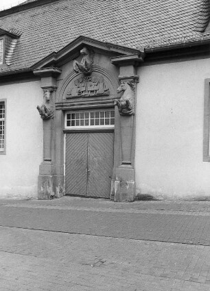 Ehem. Kanzlei und Rentkammer; Weilburg, Schloßplatz 1, Schloßplatz 2