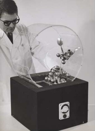 Materialprüfung von WMF-patent-hartversilbertem Besteck
