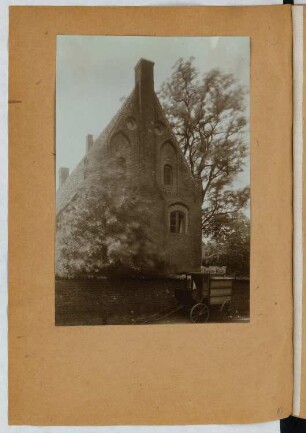 Altes Pfarrhaus der Marienkirche, Wismar: Ansicht (aus: Skizzen- und Fotoalbum 25)
