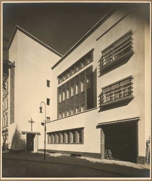Gemeindehaus der St.Laurentius-Kirchengemeinde, Am Generalshof, Berlin-Köpenick: Aussenaufnahme Straßenfassade Am Generalshof Schrägansicht