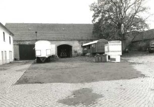 Mobschatz, Dorfplatz 15. Bauernhof (1789 und 1851/1900). Hofansicht der scheune