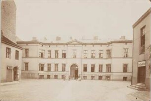 Altes Rathaus Charlottenburg, Quergebäude
