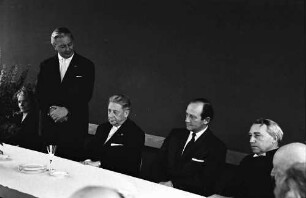 Freiburg: Regierungspräsidium; Anton Dichtel 60 Jahre; Ansprache: Ministerpräsident Kiesinger