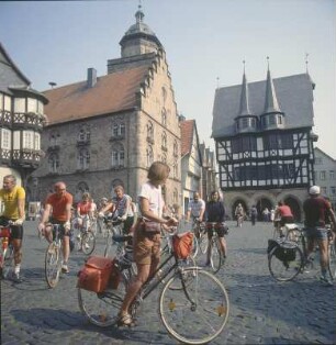 Alsfeld. Marktplatz. Blick zum Rathaus (1512-1516) und Weinhaus