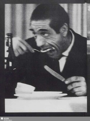 Mann beim Essen