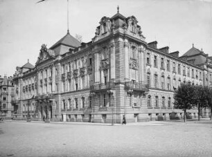 Verwaltungsgebäude