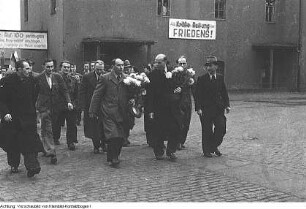 Zwickau, Pressefahrt, Schnelldreher im Werk "Krasny Exkavator", u.a., 1951