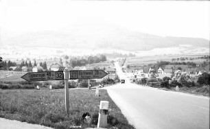 Hechingen: Burg Hohenzollern und Bundesstraße
