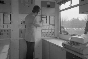 Vorstellung einer mobilen Immissions-Meßstation beim Kernforschungszentrum Leopoldshafen