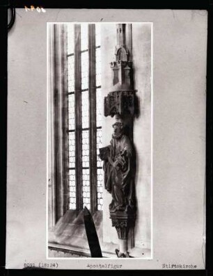 Stiftskirche; Apostelfigur, Steinplastik