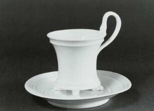 Tasse und Untertasse