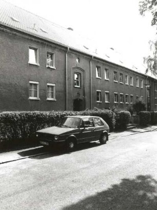 Meerane, Martin-Hochmuth-Straße 3/5. Doppelwohnhaus (um 1955)