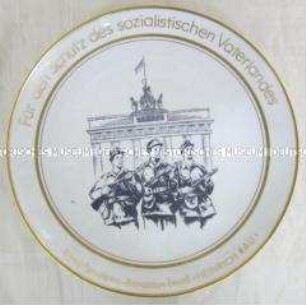 Zierteller des motorisierten Kampfgruppen-Bataillons "Heinrich Rau"