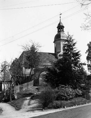 Blick zur Kirche