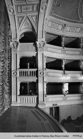 Palazzo del Comune, Teatro Comunale degli Arrischianti, Sarteano