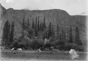 Lager im unteren Engiltschek- Tal : Ein Lager der Expedition im unteren Engiltschek-Tal