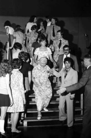 24. Tagung 1974 Chemiker; Studentenabend mit den Nobelpreisträgern: Polonaise angeführt von Graf Lennart Bernadotte