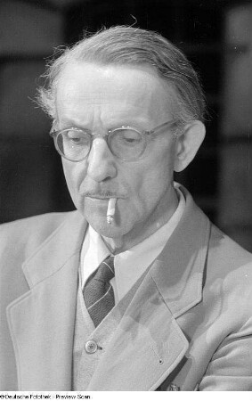 Porträtaufnahmen von Michael Bohnen, Intendant der Deutschen Oper Berlin von 1945-1947