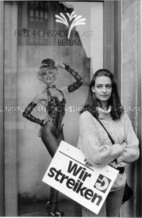 Streikende am Friedrichstadtpalast