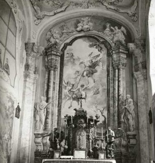 Balatonmáriafürdő. Kirche. Chor mit Altar