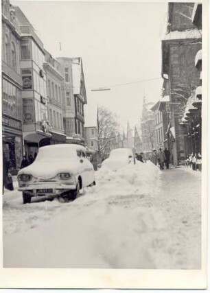 Lange Straße im Schnee. Detmold. Blick zum Marktplatz, rechts der Schlossplatz