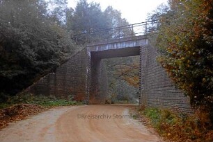 Vorburg: Eisenbahnbrücke