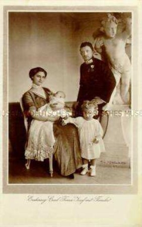 Karl Franz Josef von Österreich-Ungarn mit seiner Familie