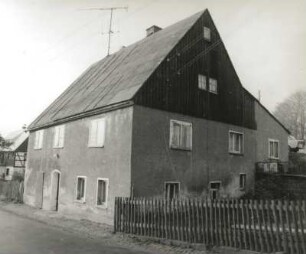 Dörnthal (Pfaffroda-Dörnthal), Hauptstraße 93 (Hof Nr. 56). Wohnstallhaus. Straßenansicht von Nordost