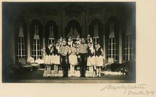 Szenenbild aus der Musikkomödie Liebe und Trompetenblasen". Dresden: Central-Theater, 13.09.1929