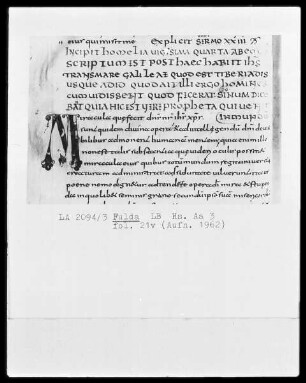 Augustinus, In Johannem evangelistam tractatus 22-54 — Initiale M, Folio 21 verso