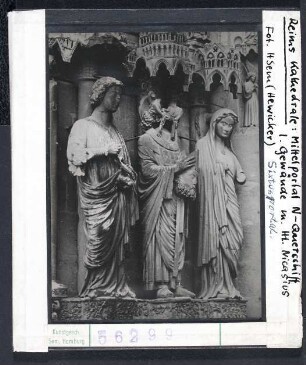Reims, Kathedrale: Nordquerhaus, Mittelportal (Sixtusportal), linkes Gewände mit Hl. Nikasius