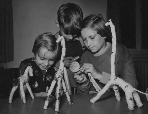 Archivfotografie "menschen_hobby_basteln_on01"
