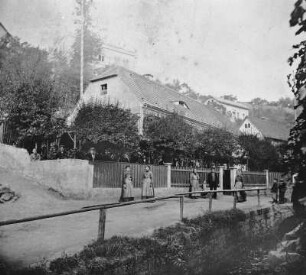 Gasthaus "Zum Kamerad" : Gasthaus "Zum Kamerad". Albuminpapier; 16 x 18 cm (um 1880; A. Kotzsch). Dresden: Privatbesitz