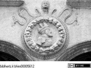 Medaillonreliefs der Habsburger, Kaiser Karl V.