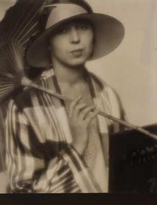 Dame mit japanischem Schirm