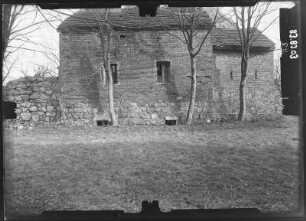 Badingen (Zehdenick-Badingen), Dorfstraße 46. Festes Haus (Erweiterung M. 16. Jh.). Seitenansicht mit Aufgang