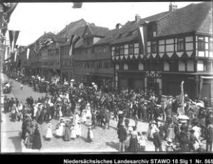Turnfest der Turnvereine in Wolfenbüttel Enthält: Umzug der Turnvereine durch die Lange Herzogstr.
