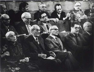 Günter Mittag, Konrad Wolf, Erich Honecker, Ludwig Renn und Anna Seghers : Eröffnungsfeier der Akademie der Künste der DDR anlässlich der Einweihung des neues Gebäudes im Langenbeck-Virchow-Haus Berlin