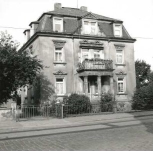Dresden-Trachau, Großenhainer Straße 211. Wohnhaus (um 1895). Straßenansicht von Nordosten