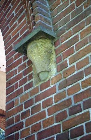 Torhaus zum "Alten Friedhof": Konsole