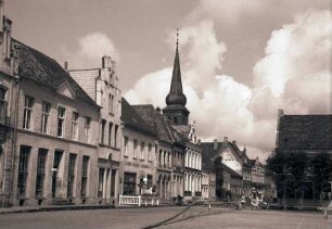 Kalkar: Häuserreihe am Markt