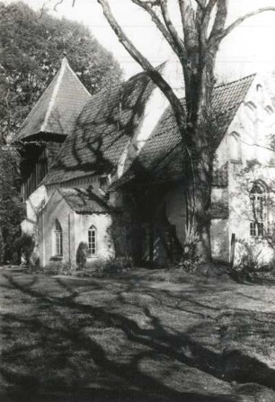 Meinerdingen. Dorfkirche (12. Jahrhundert und später). Ansicht von Südosten