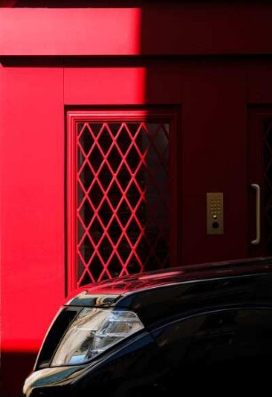 Paris. Paris 03e. Arrondissement du Temple. Le Marais. Stillleben. Rot schwarz