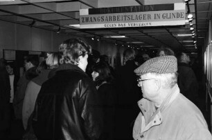 Ausstellung "Zwangsarbeiterlager Wiesenfeld" im Schulzentrum Glinde: Führung durch das ehemalige "Lager Wiesenfeld"