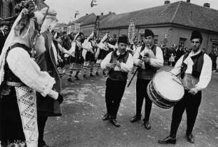 Trachtengruppe beim Karneval (Busójaras)