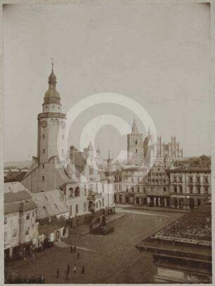 Ring Münsterberg mit Rathaus und katholischer Pfarrkirche