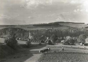 Neuhausen (Erzgebirge), Blick von Osten auf den Ort mit Kirche und Schloss Purschenstein