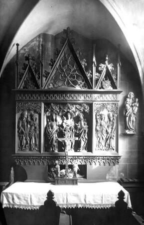 Schnitzaltar mit Madonna und Heiligen : Schnitzaltar mit Madonna und Heiligen. Franken (vielleicht in Nürnberg)
